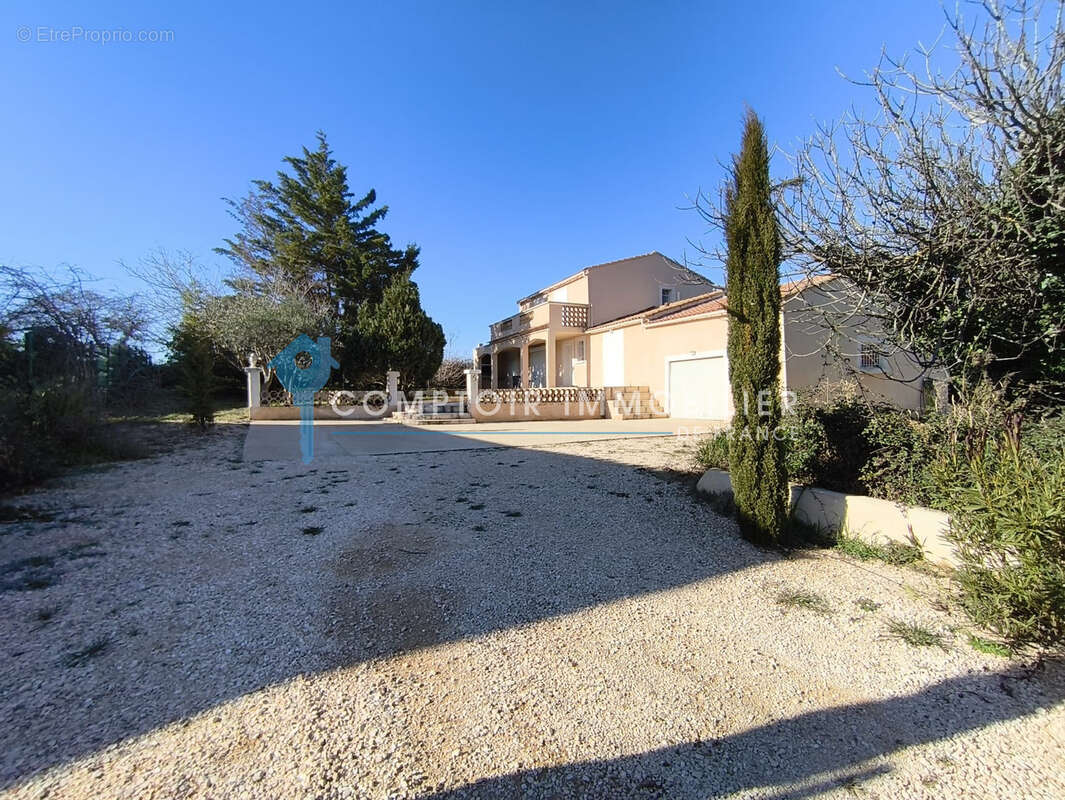 Maison à DOMAZAN