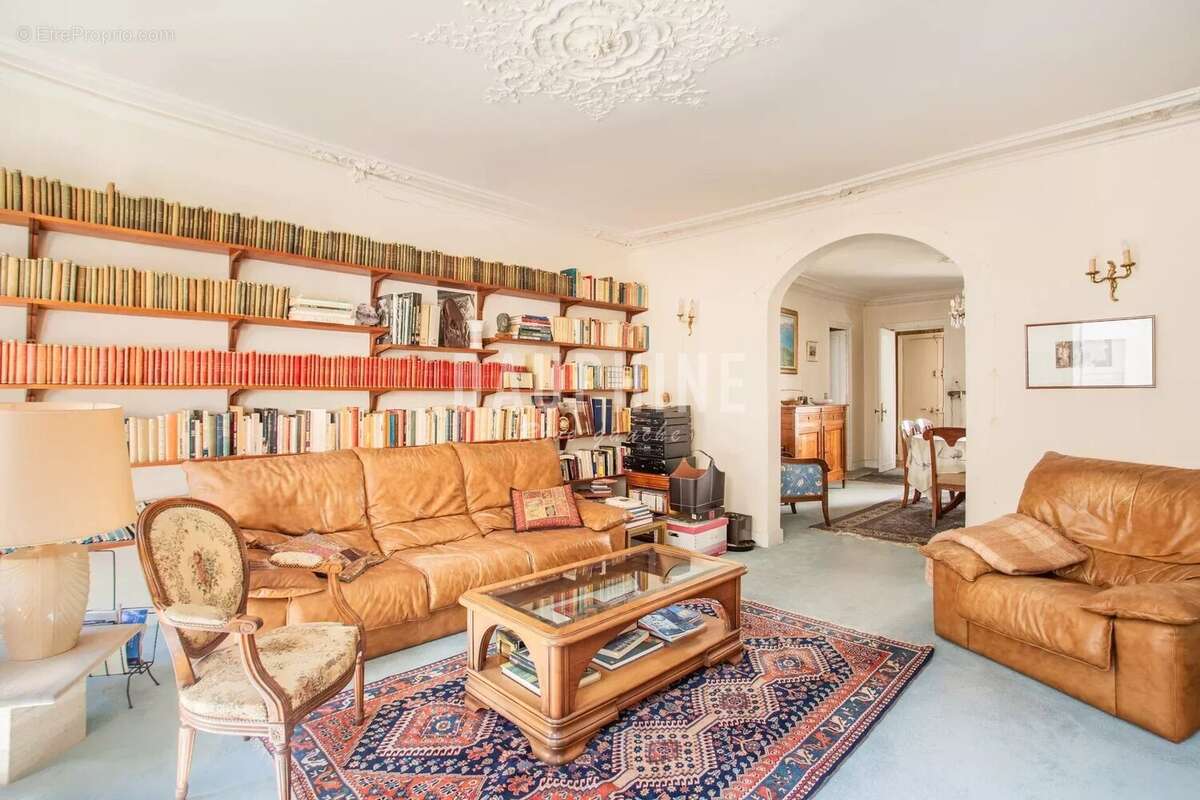 Appartement à PARIS-7E