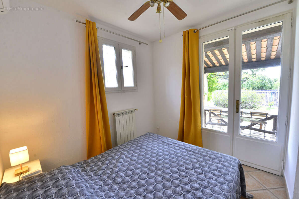 Maison à SAINT-CEZAIRE-SUR-SIAGNE