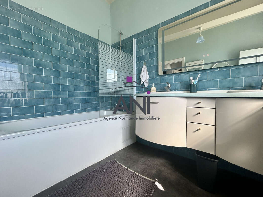 Maison 170 m² à Totes  - photo 6