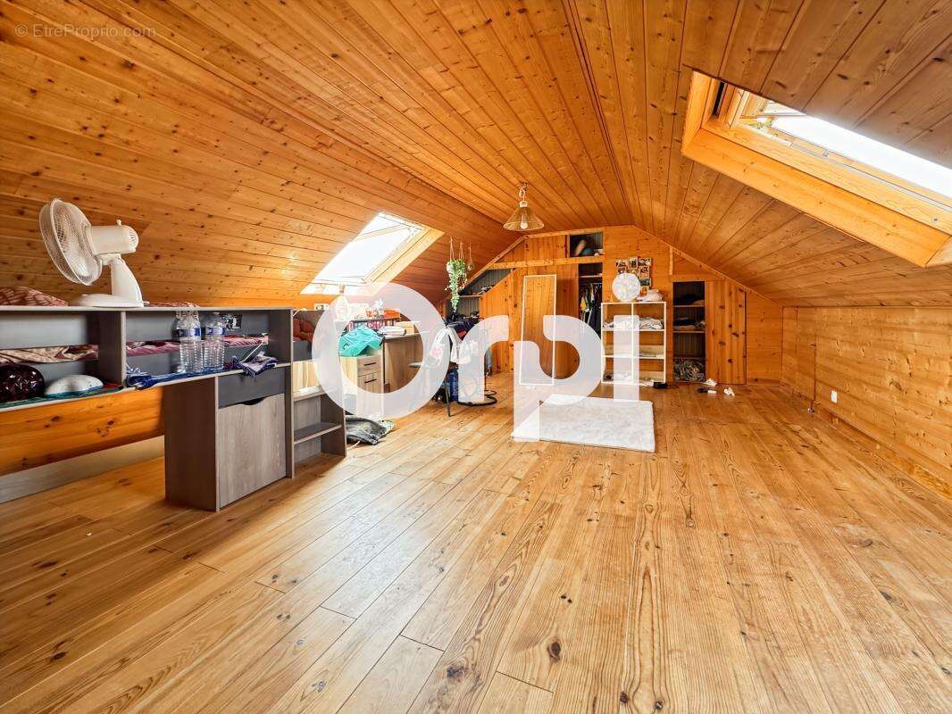 Maison individuelle de semi plain pied, 5 chambres, jardin et garages à Ghyvelde(59254) - photo 14