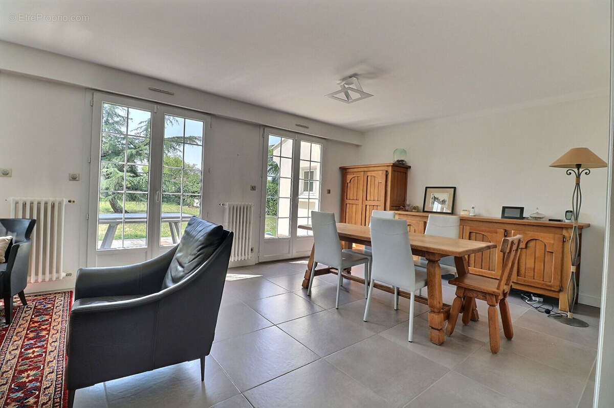 Maison à SAINT-SEBASTIEN-SUR-LOIRE