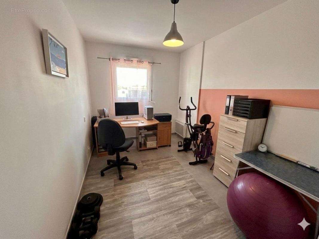 Appartement à ROQUEBRUNE-SUR-ARGENS