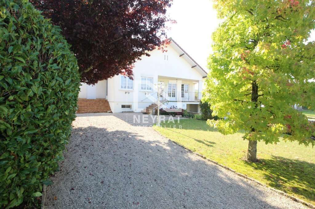 Maison à PIERRE-DE-BRESSE