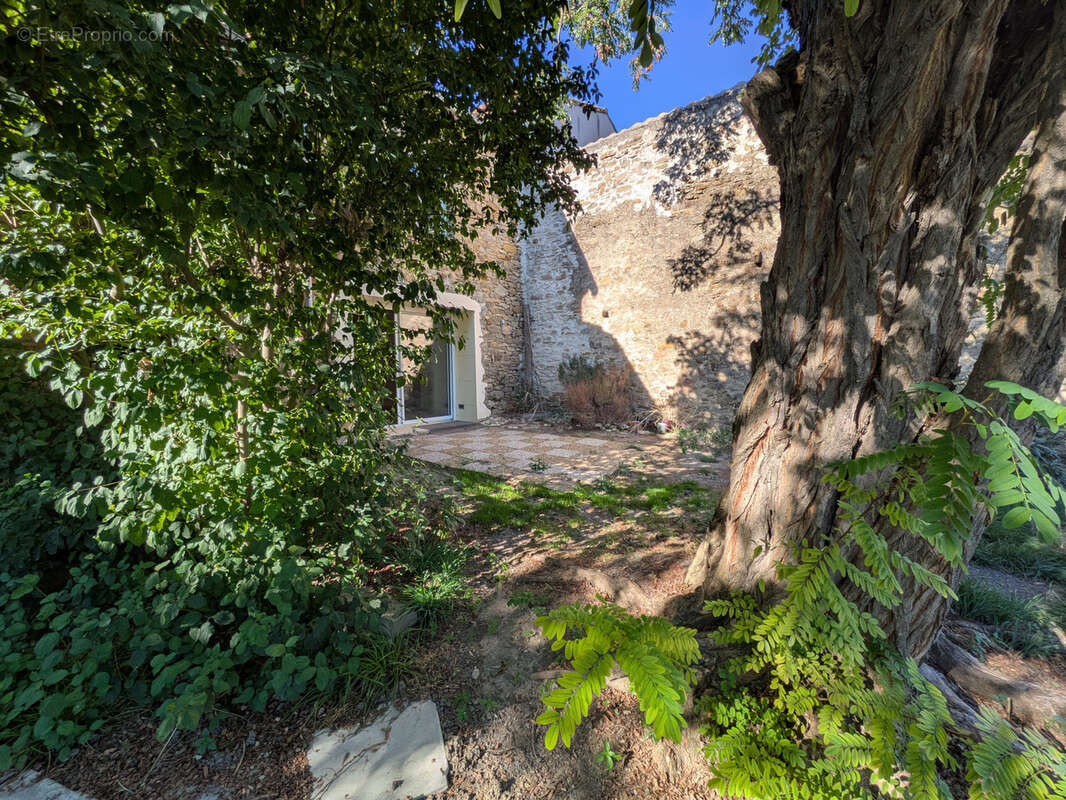 Maison à LAGRASSE