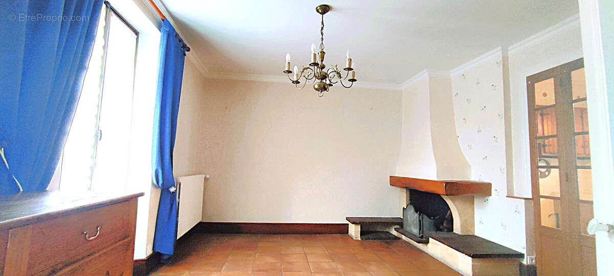 Maison à PRUNAY-LE-GILLON