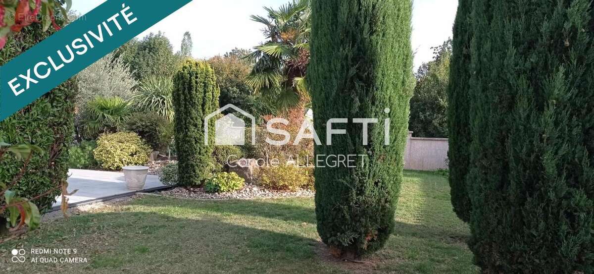 Maison 180 m² à Bourg-Saint-Christophe  - photo 6