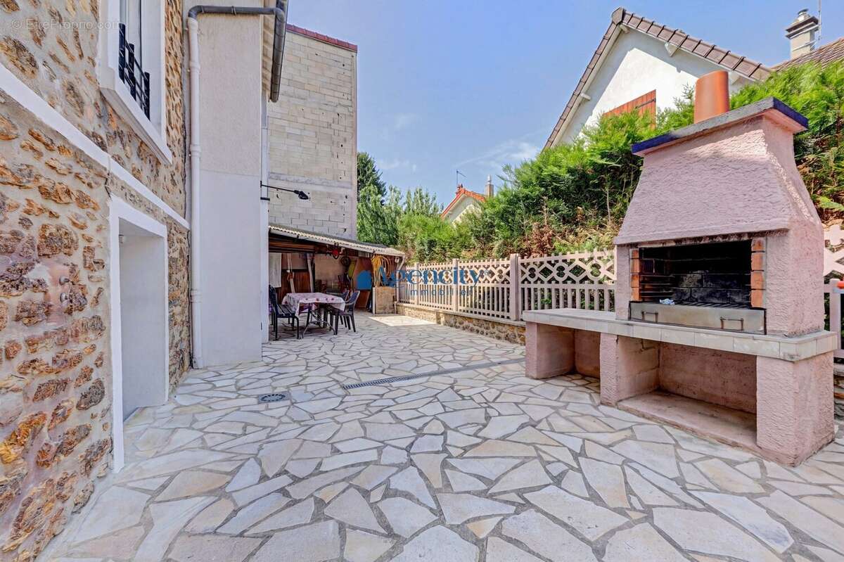 extérieur  - Maison à VILLEMOMBLE