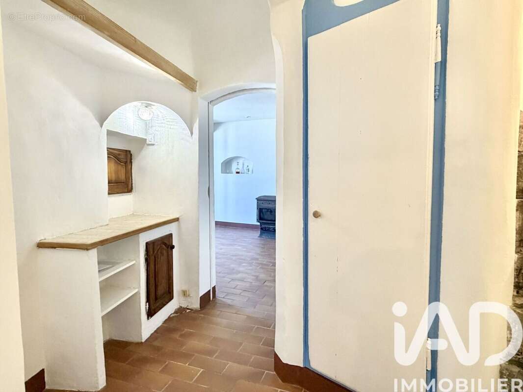 Photo 5 - Maison à SAINT-JEAN-DE-MARUEJOLS-ET-AVEJAN