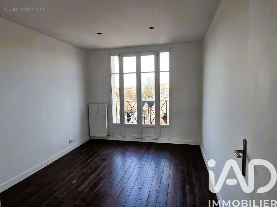Photo 5 - Appartement à GENNEVILLIERS