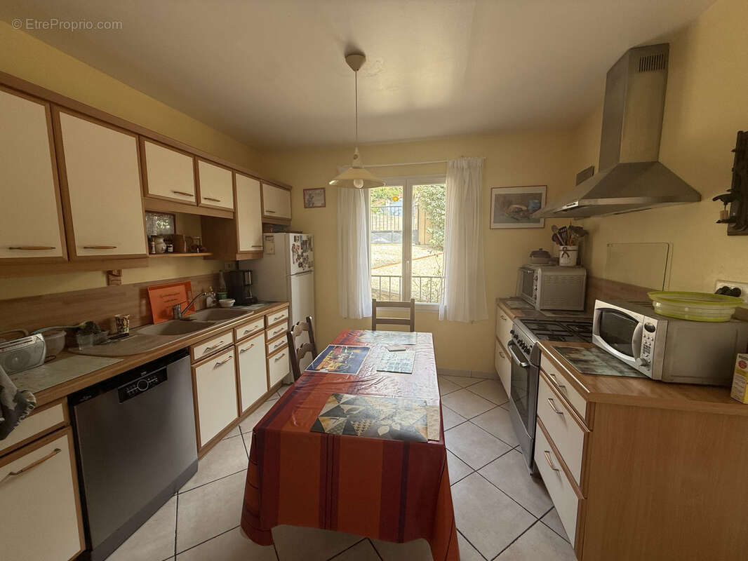 Maison à vendre à Arles-sur-Tech, proche du collège. - photo 6