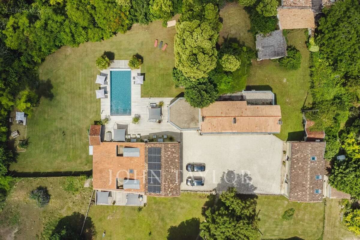 Maison à PRIGNAC-ET-MARCAMPS