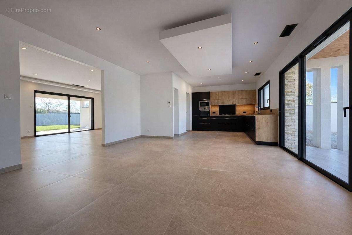 Maison à LA VILLE-DIEU-DU-TEMPLE