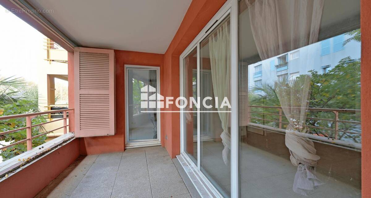 Appartement à PORT-SAINT-LOUIS-DU-RHONE