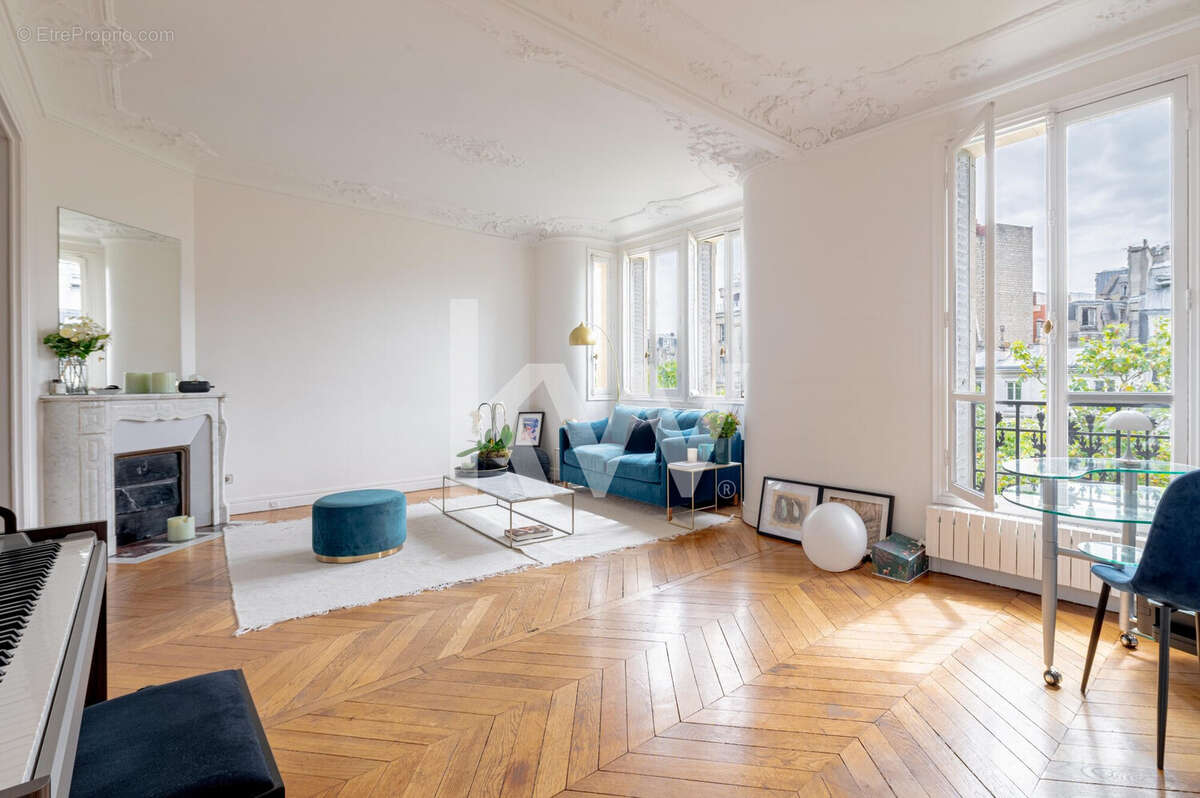Appartement à PARIS-15E