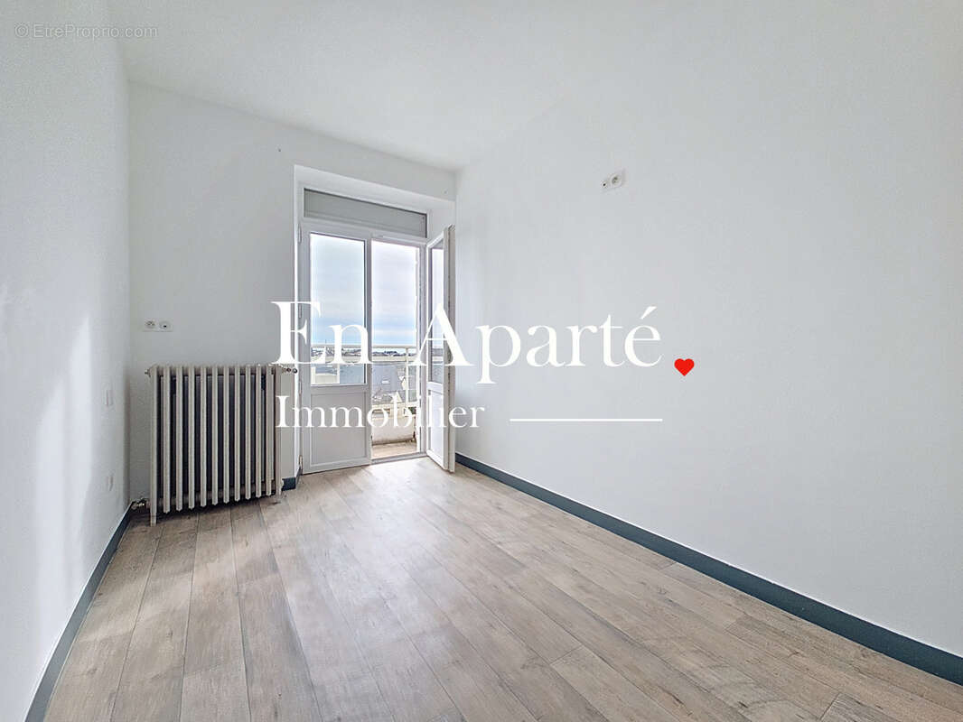Appartement à DONVILLE-LES-BAINS