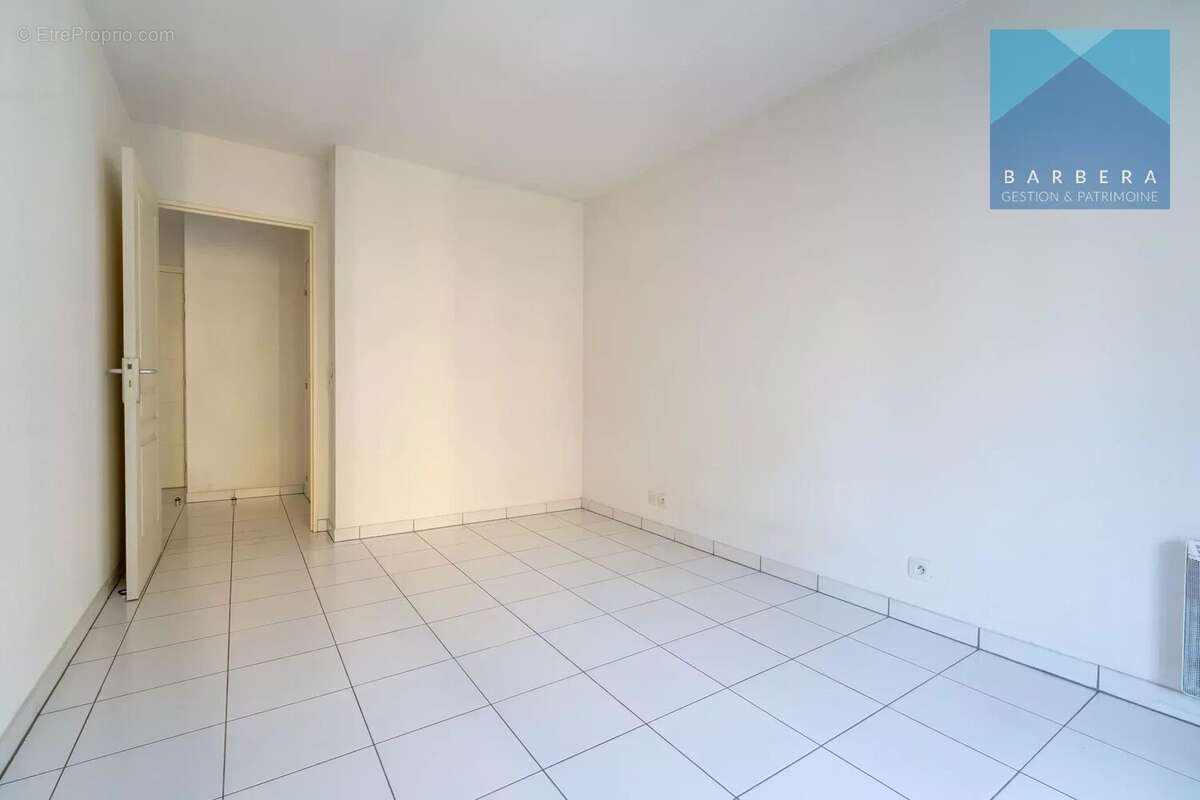 Appartement à SAINT-LAURENT-DU-VAR