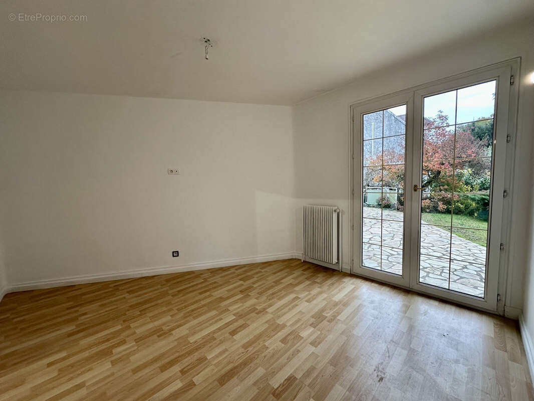 Maison à SAINT-SAUVEUR-SUR-ECOLE