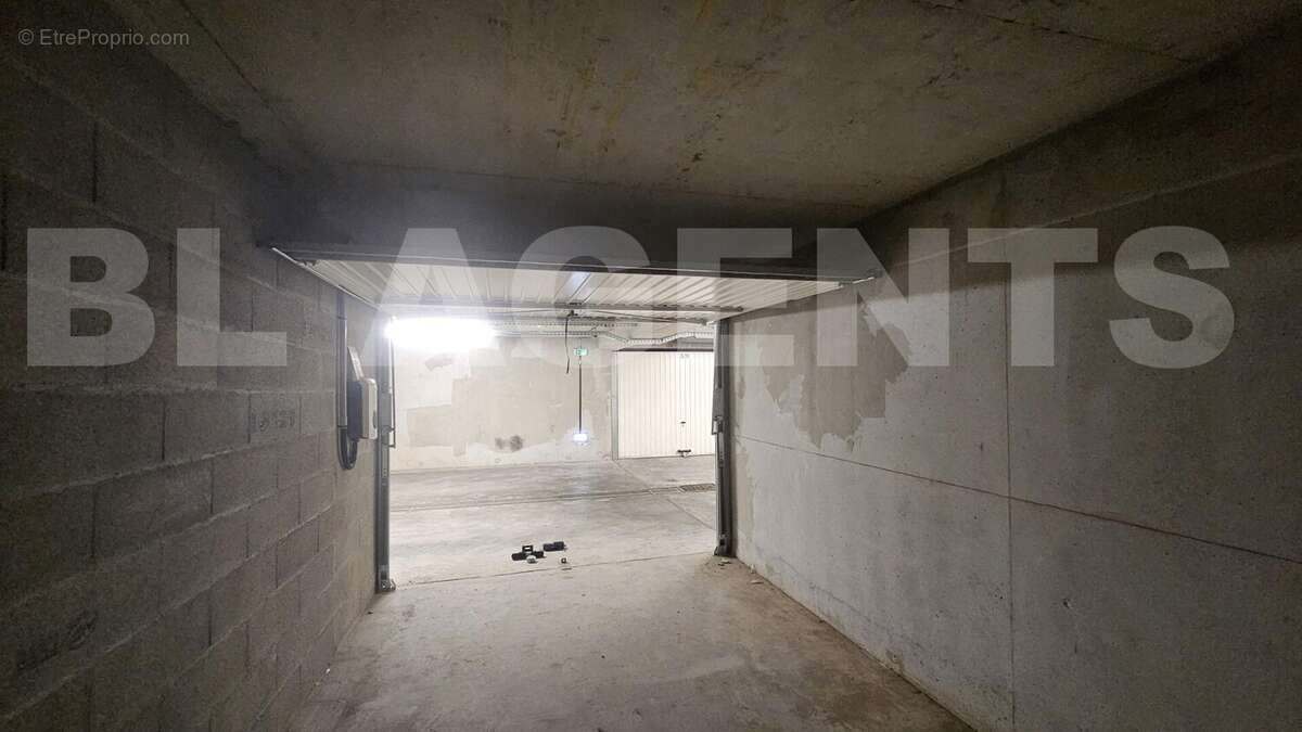 1000069660 - Parking à MARSEILLE-12E