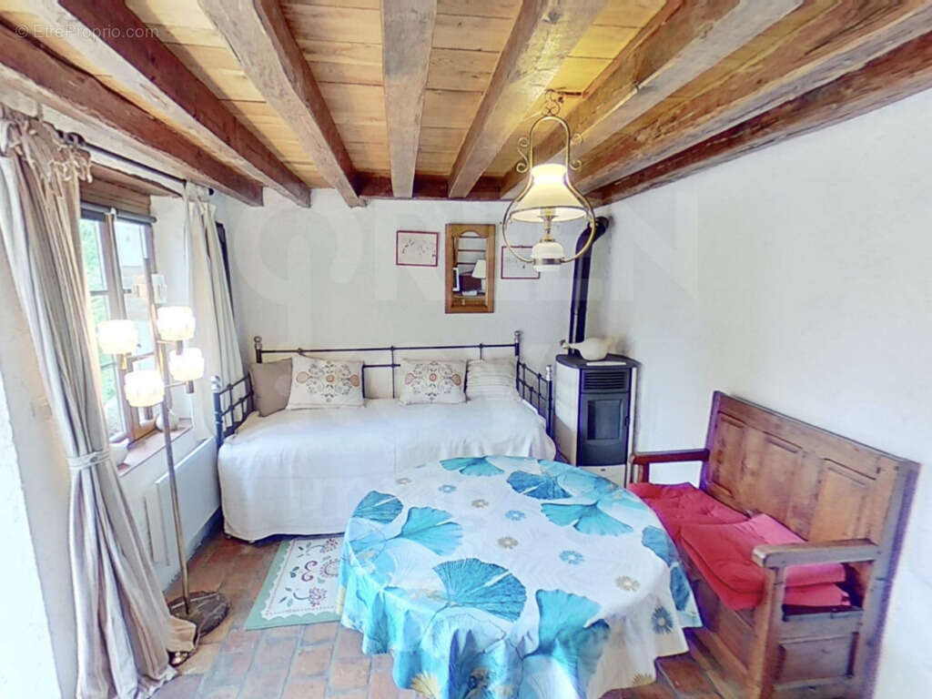 Maison à SAINT-AMAND-EN-PUISAYE