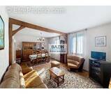 Maison à SAINTE-GENEVIEVE-DES-BOIS