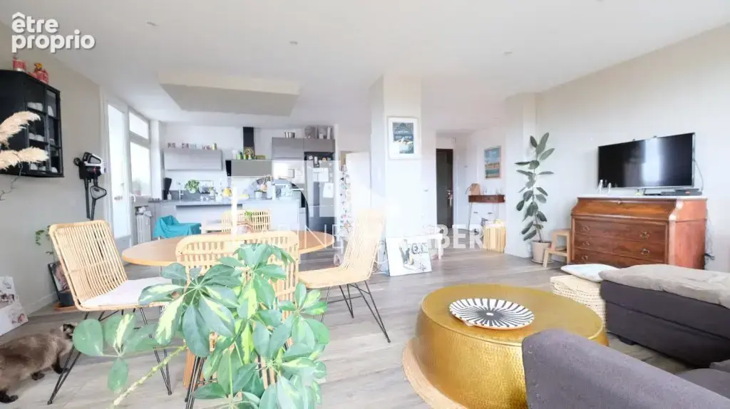 Appartement 87 m² à Saint-Etienne  - photo 3