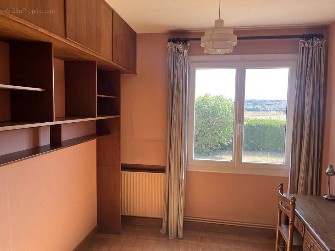 quartier saint Acheul / plain pied / garage + accès terrain - photo 12