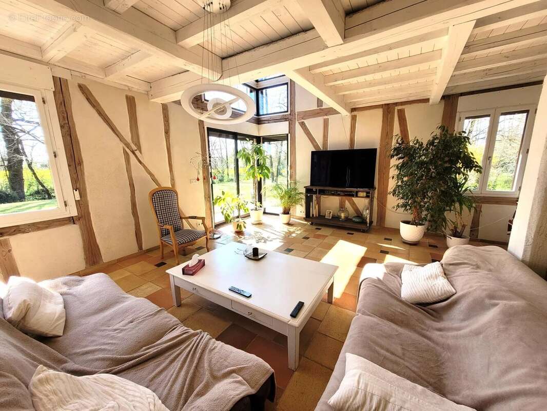 Maison à SAINT-SULPICE