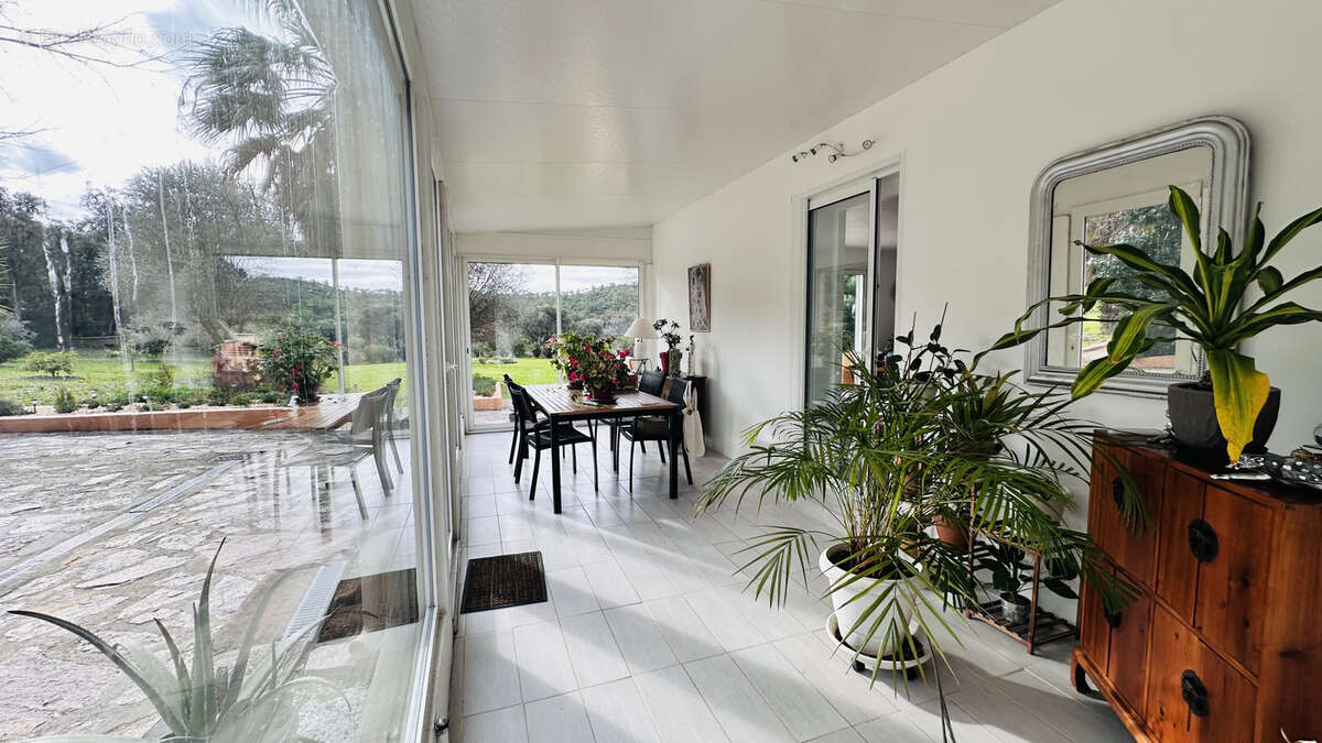 Maison à BORMES-LES-MIMOSAS