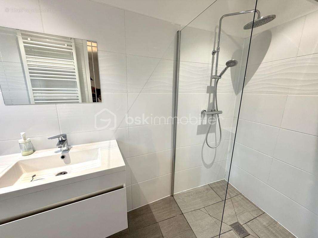 Centre ville de Louviers 27400 - maison 2 chambres, cave, garage et jardin clos de murs ! - photo 9
