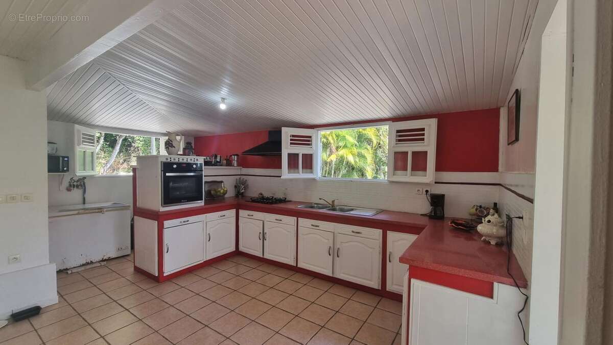 Maison à LES TROIS-ILETS