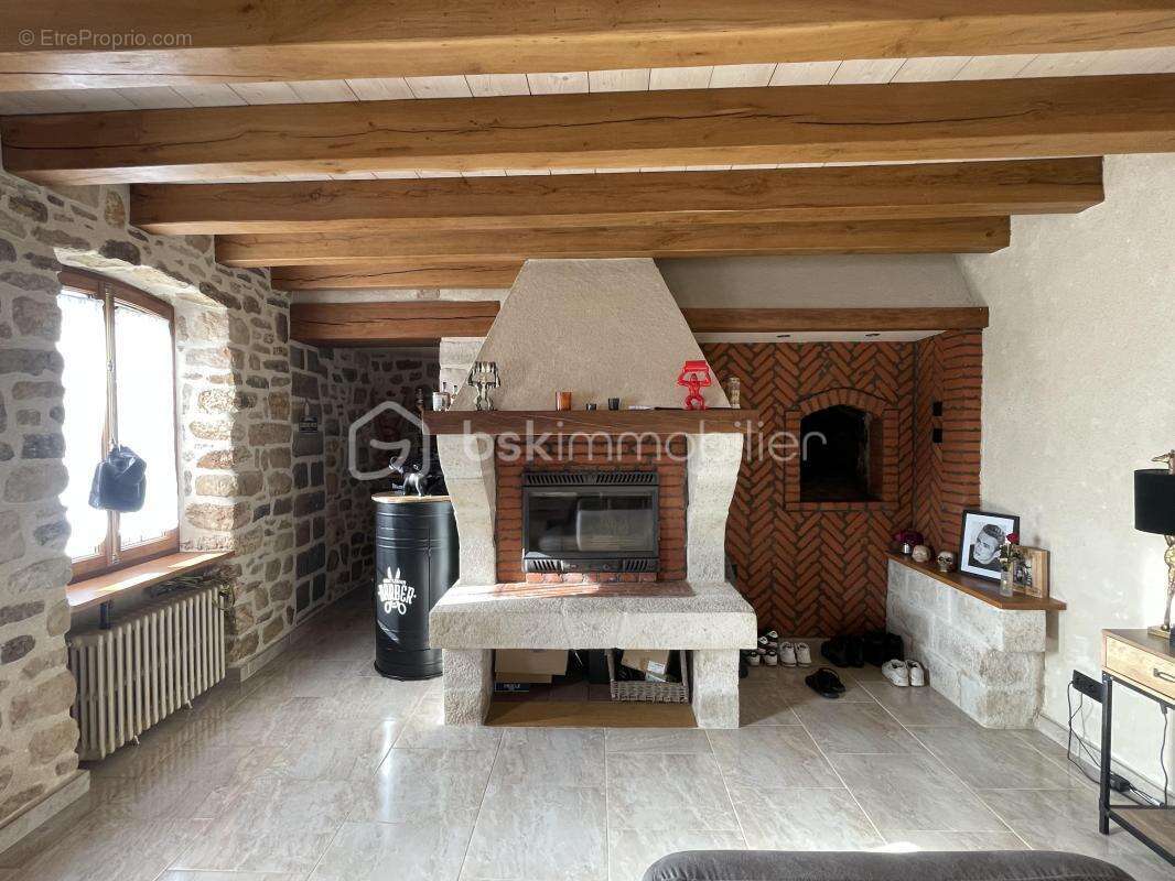 Maison à SAINT-GERMAIN-LAVAL