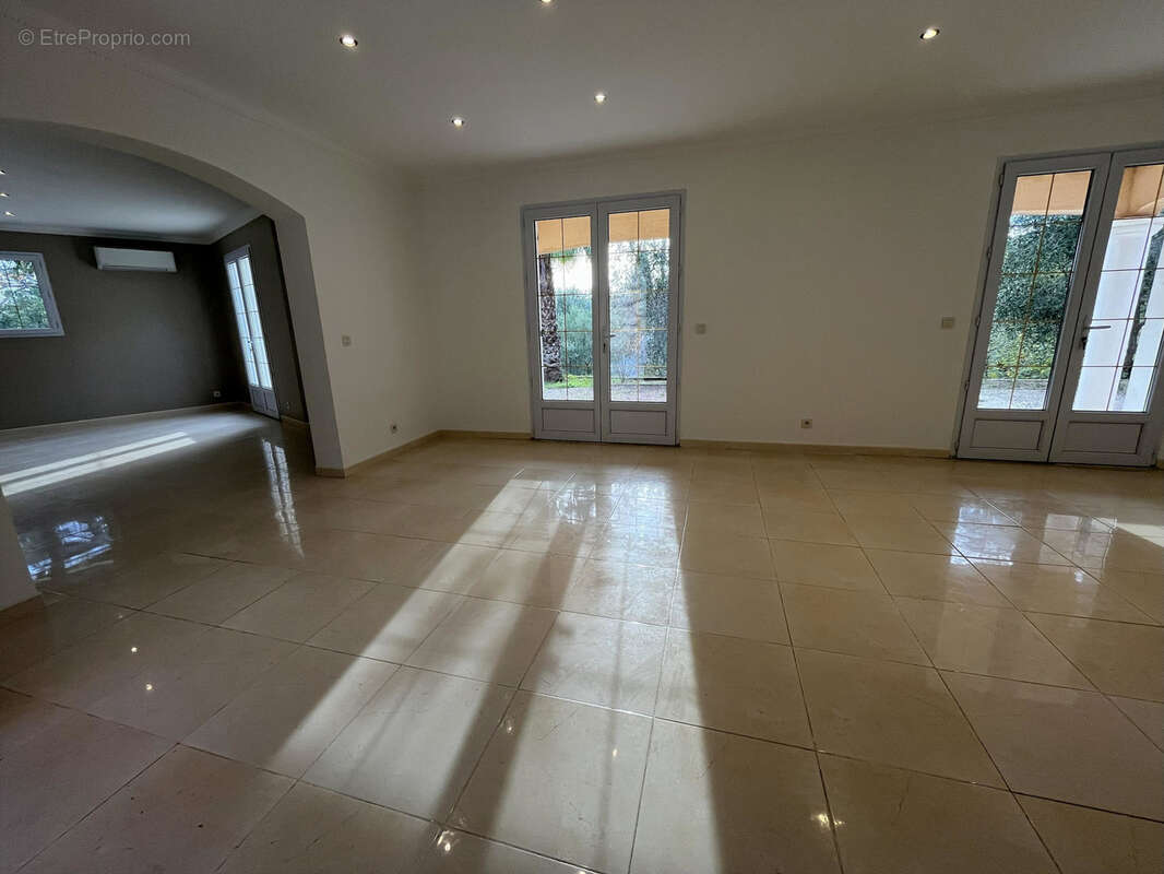 Maison à LA MOTTE
