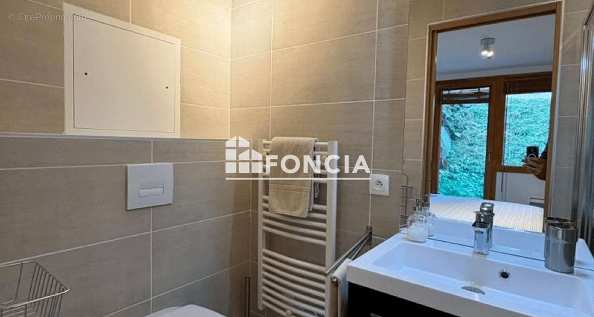 Appartement à LES ALLUES