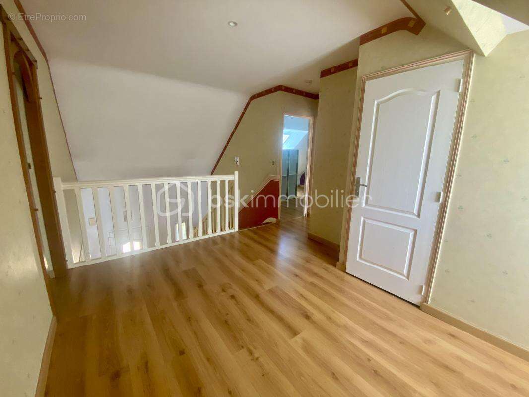 Maison avec sous-sol / 6 pièces - photo 11