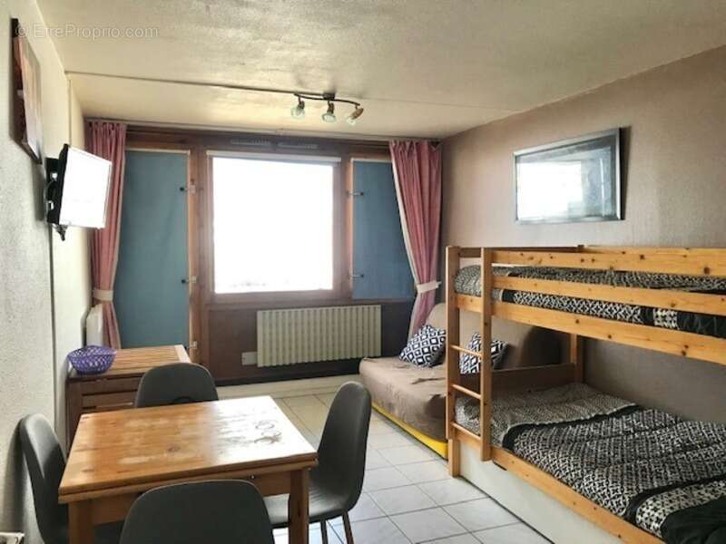 Dans la Station de la MONGIE dans les Hautes Pyrénées un studio de 26 m² aux pieds des pistes de ski avec Balcon et cellier - photo 3