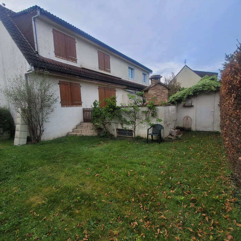 Maison à VIRY-CHATILLON