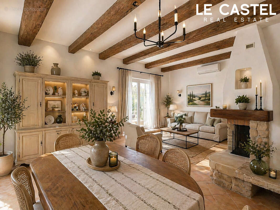 Maison à CEYRESTE