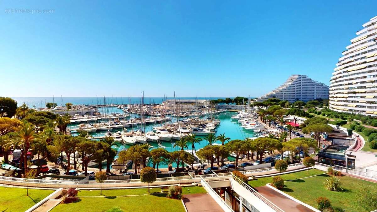Appartement à VILLENEUVE-LOUBET