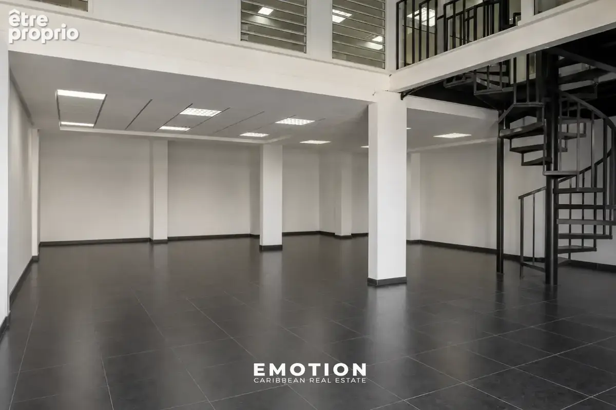 Local commercial 170 m2   Moudong Jarry BAIE-MAHAULT - photo 2