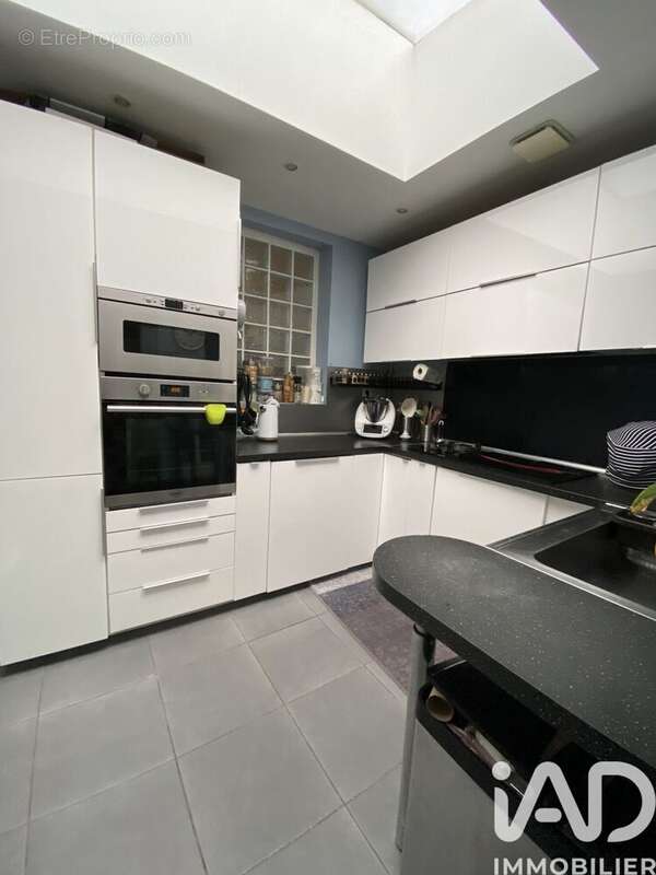 Maison 93 m² à Roubaix  - photo 2