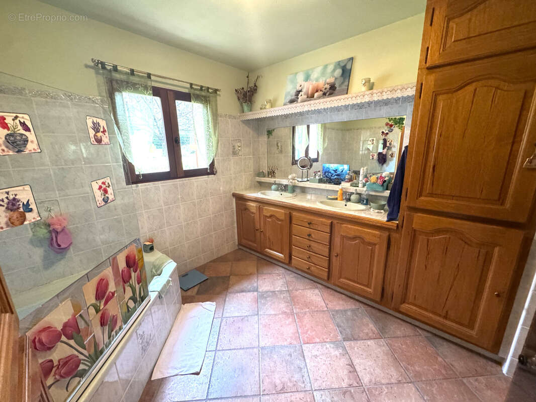 Maison à COLLOBRIERES