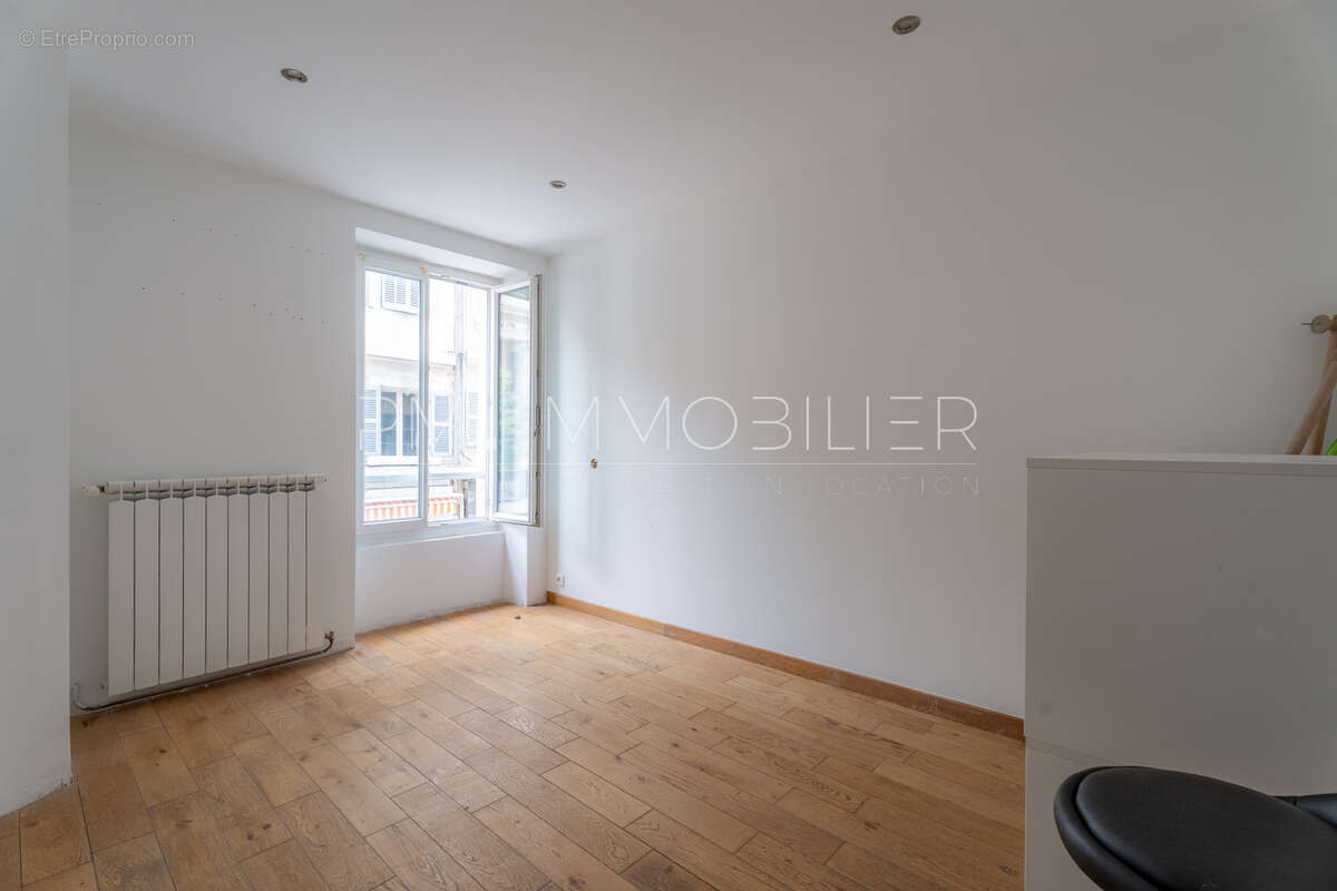 Appartement à MARSEILLE-1E
