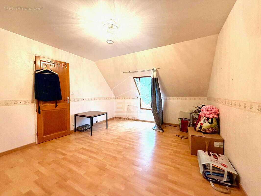 Maison à MONTEREAU-FAULT-YONNE