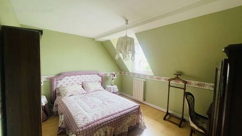 Maison de charme 180 m² avec piscine et 260 m² de dépendances – Potentiel gîtes – Proche Nevers la Charité-sur-Loire et Pougues- - photo 10