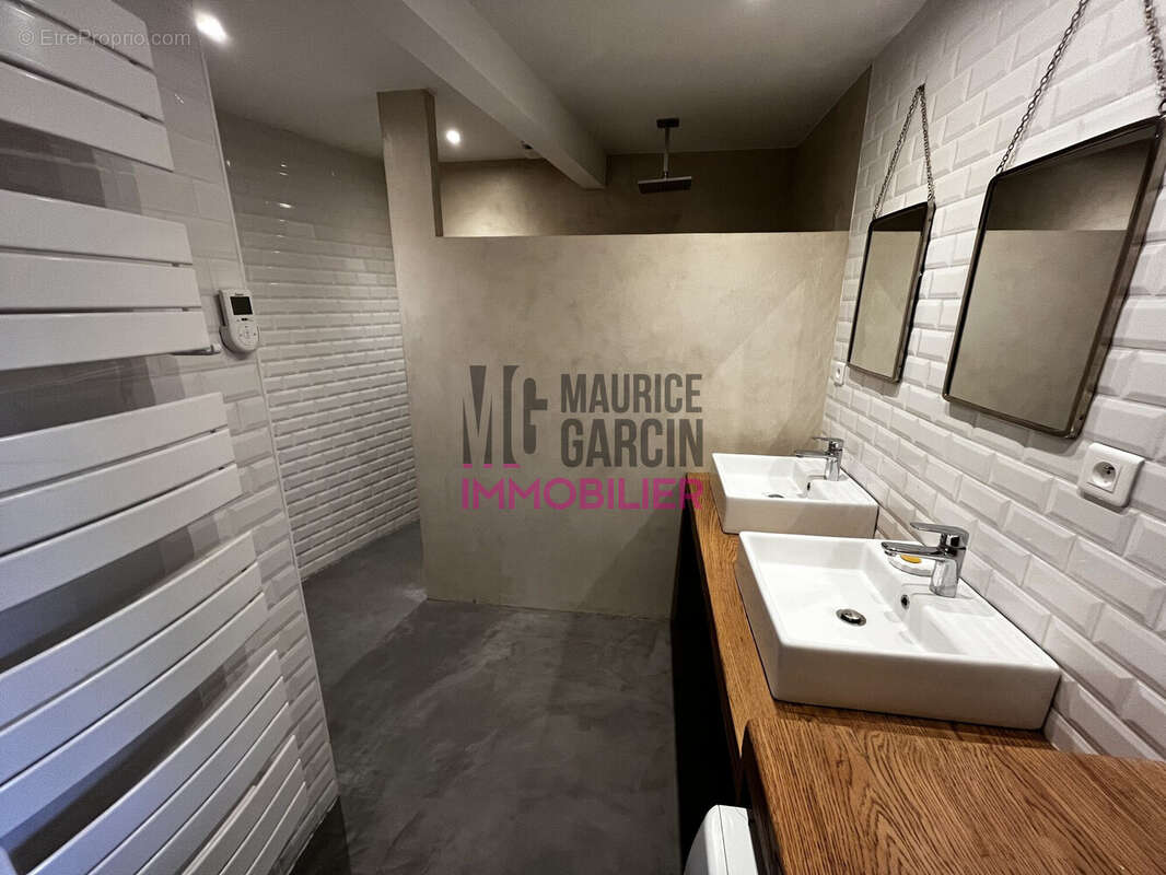 Maison à CHATEAUNEUF-DE-GADAGNE