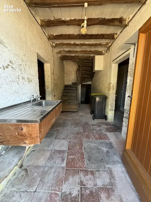 Authentique propriété en pierres à réinventer   Maison de caractère, dépendances et près de 2 hectares - photo 2