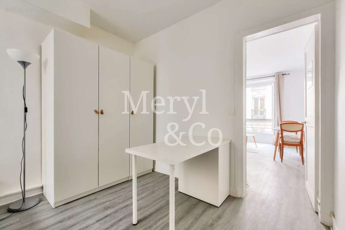 Appartement à PARIS-17E