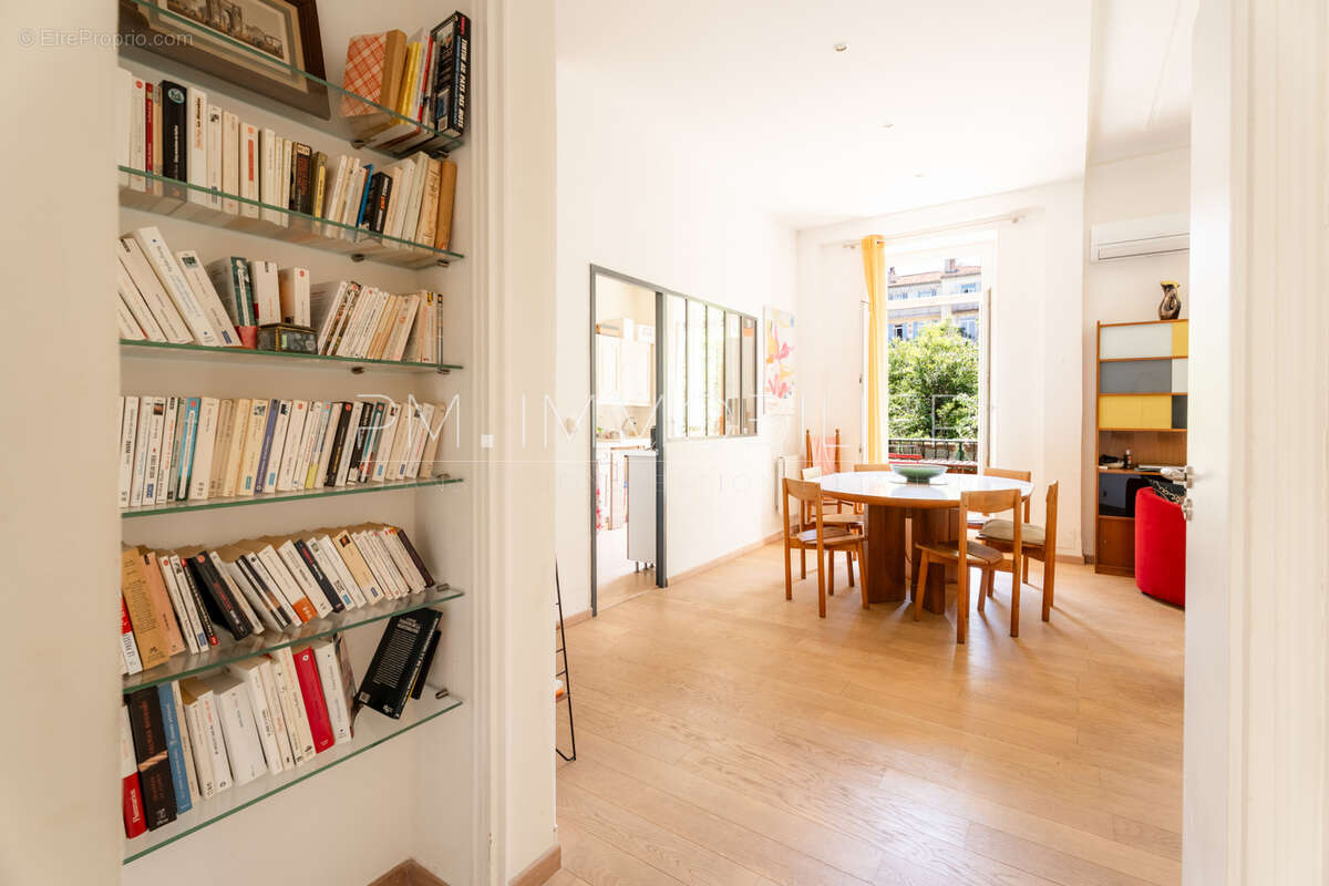Appartement à MARSEILLE-5E