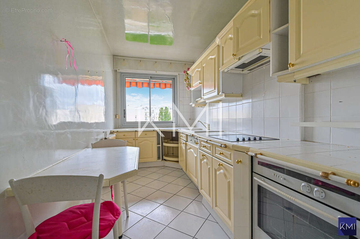 Appartement à LES LILAS